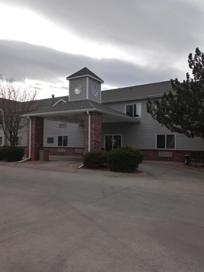 Super 8 By Wyndham Windsor Hotel Exterior photo