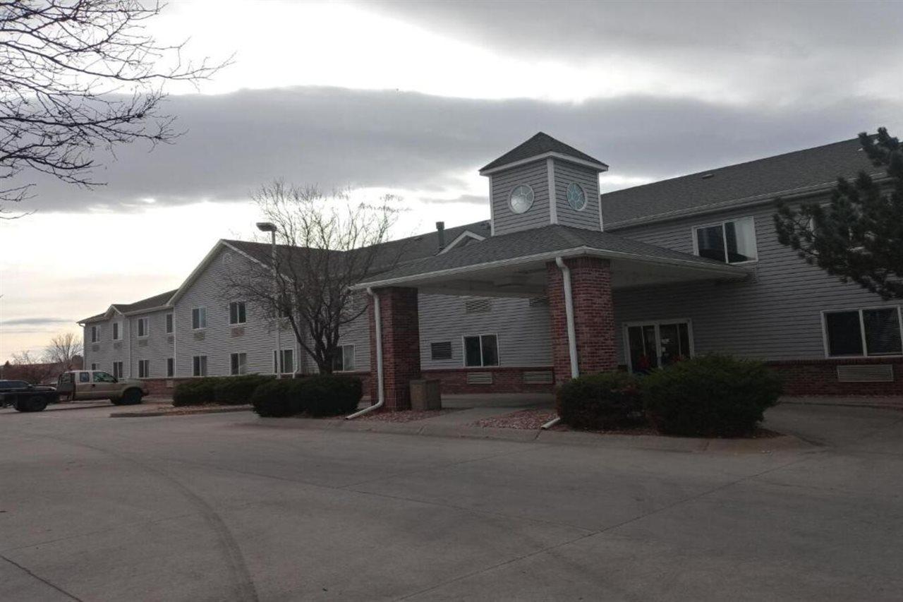 Super 8 By Wyndham Windsor Hotel Exterior photo